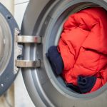 ダウンジャケットは自宅で洗濯できる？失敗しない洗濯方法を解説！
