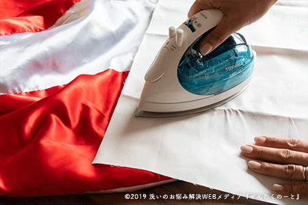 自宅でできるサテンの服の正しい洗い方 傷まないための4つのコツ