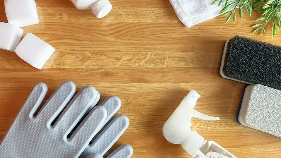 カーテンについカビを落とす掃除道具